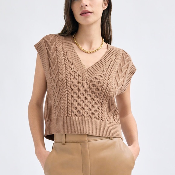 Aritzia Babaton Emporia Sweater Vest 